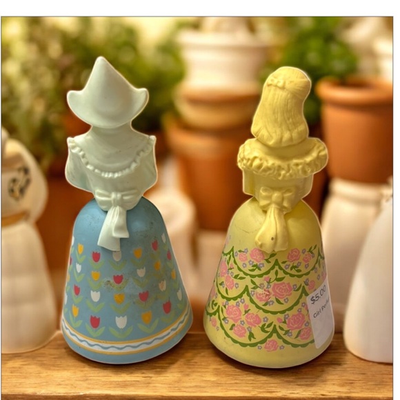 Vintage Avon Perfume Bottle Set – Dutch Maid & American Belle – 1960s Figurine - Picture 3 of 8